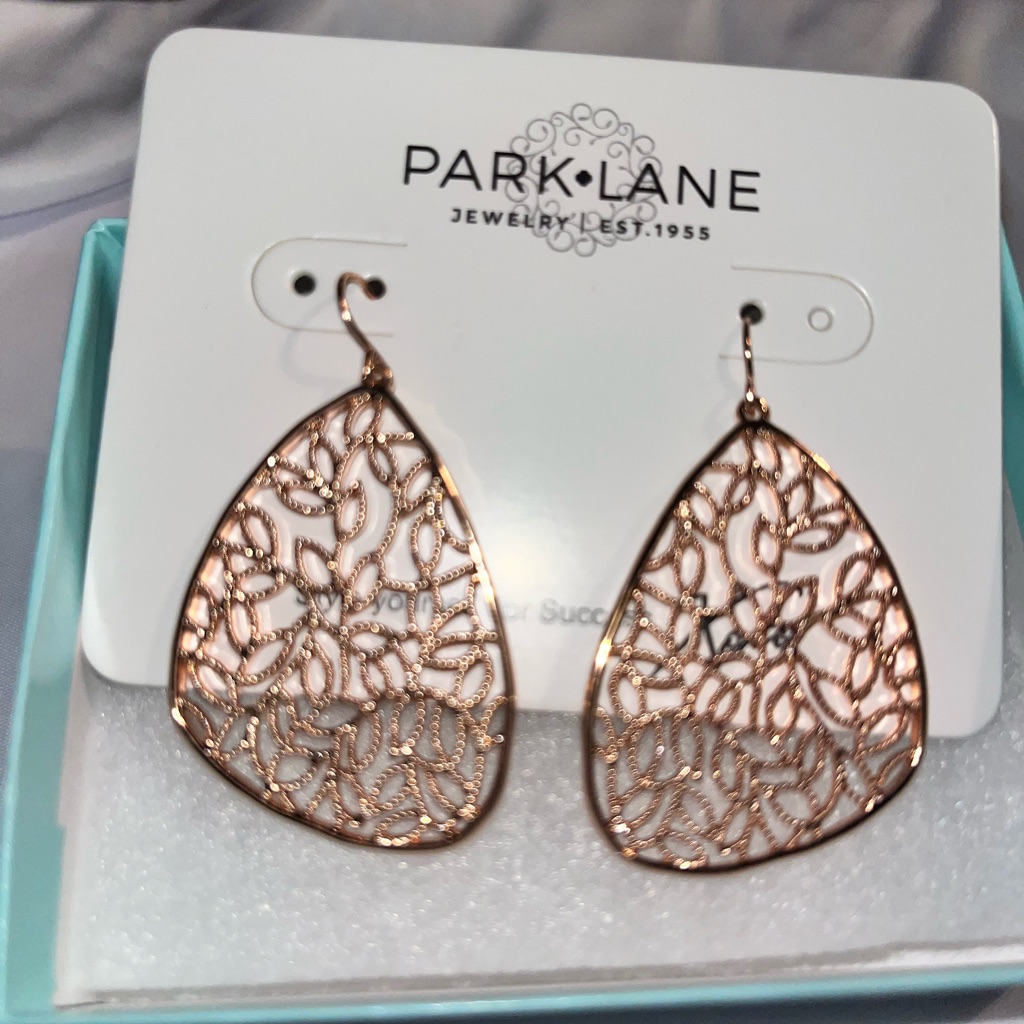 Park Lane Fable Earrings With Necklace